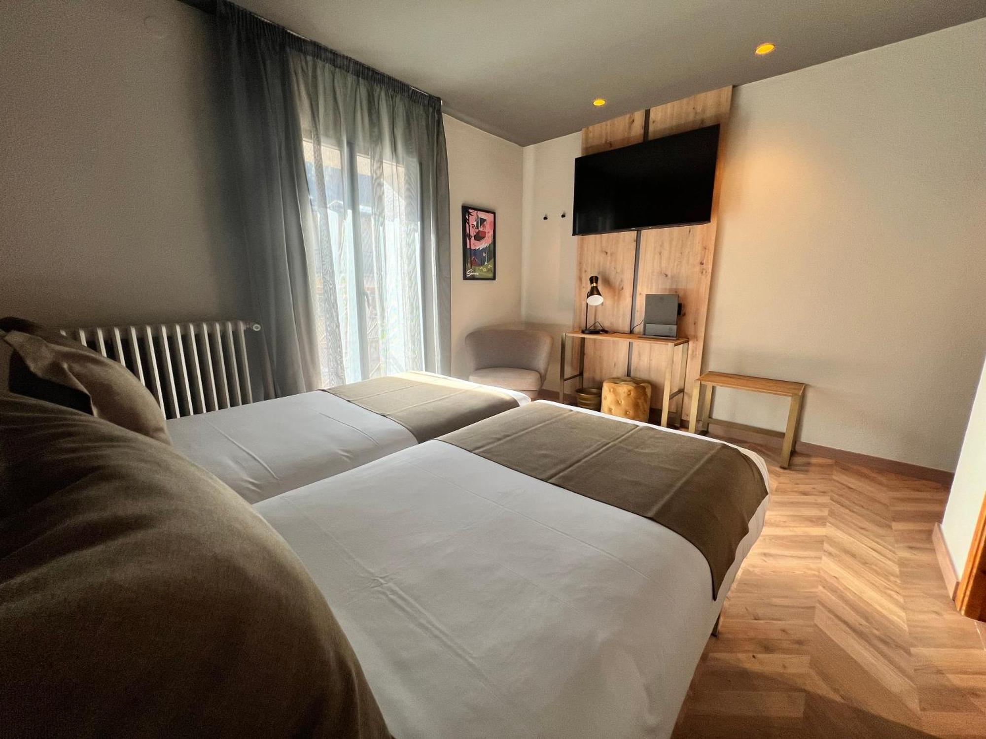 Yomo Petit Paris 호텔 엔캄 외부 사진